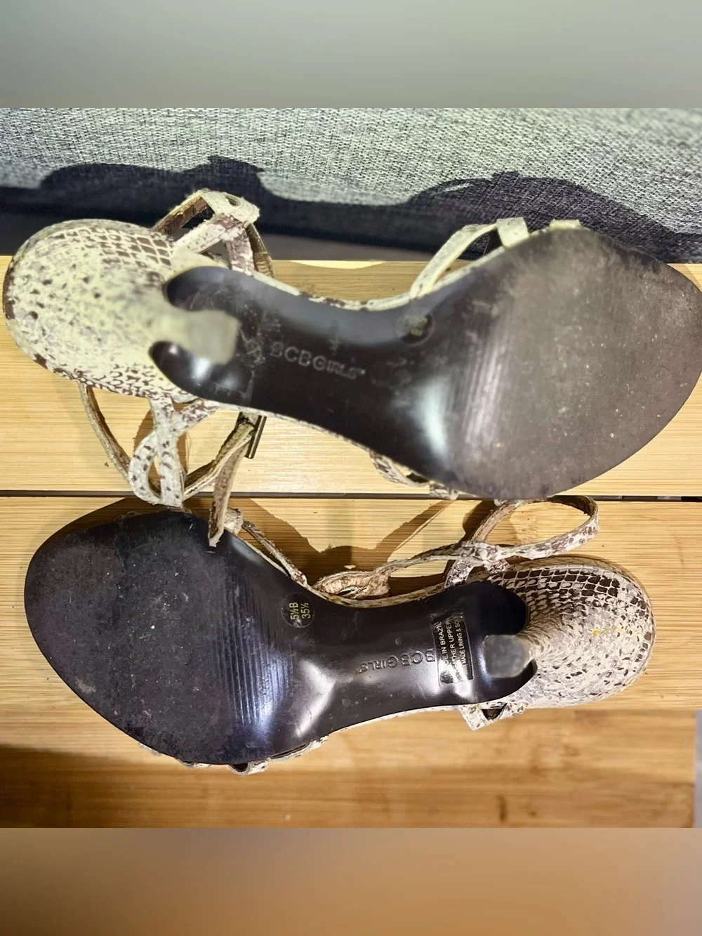 BCBGirls T-Strap Slingback Heels Snakeskin Print Leather US 5.5B/EU 35.5 Sandals